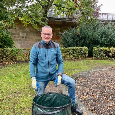 Anpacken im Brückenpark - Ralf Thiele