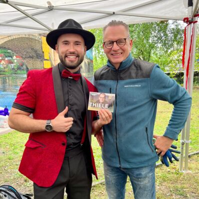 Ralf Thiele mit Pascal Dalchau im Brückenpark