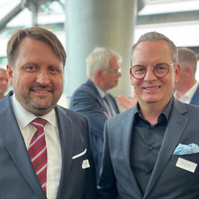 Ralf Thiele mit dem HGF der IHK zu Leipzig